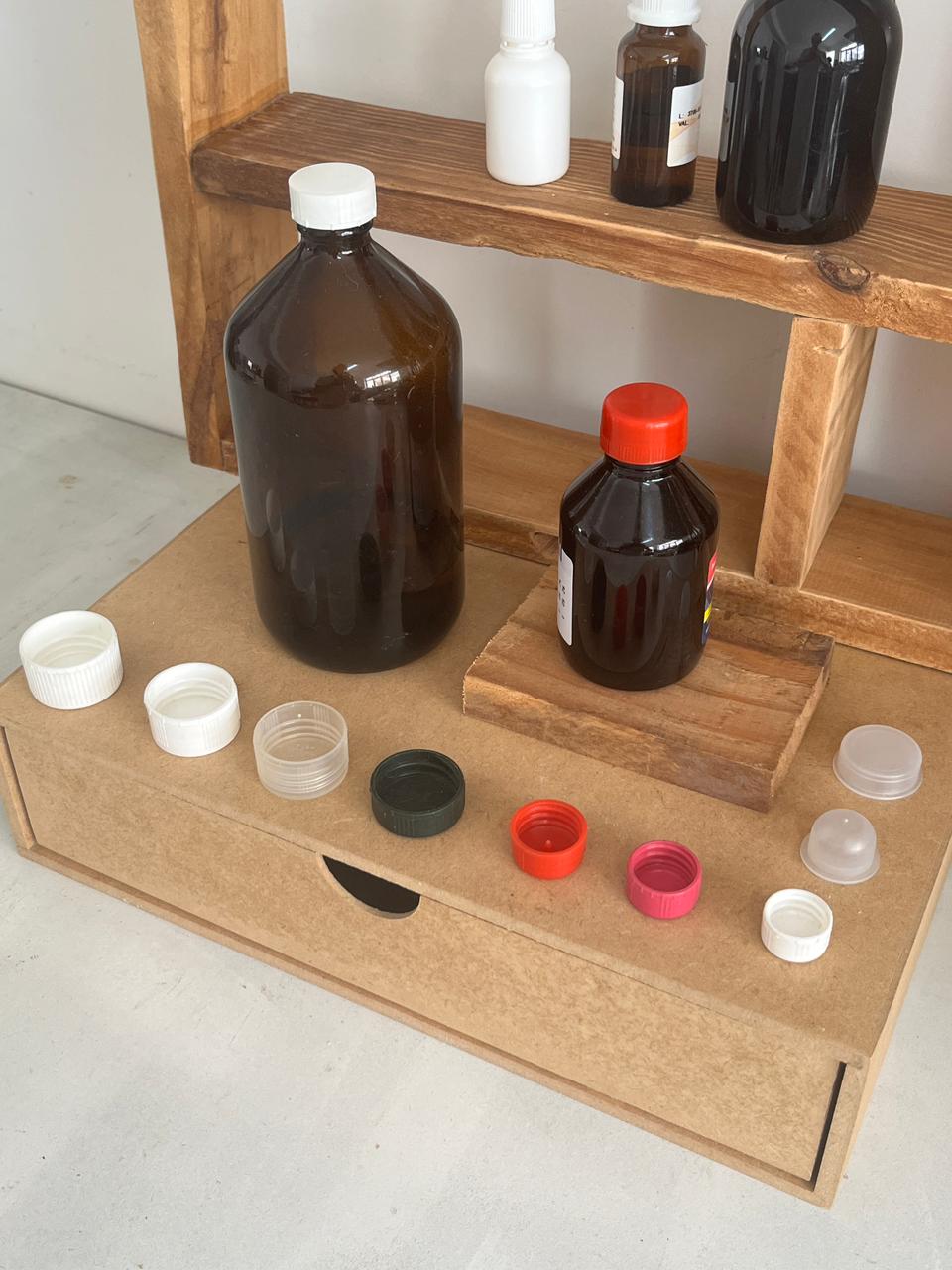 Tampas plásticas variadas